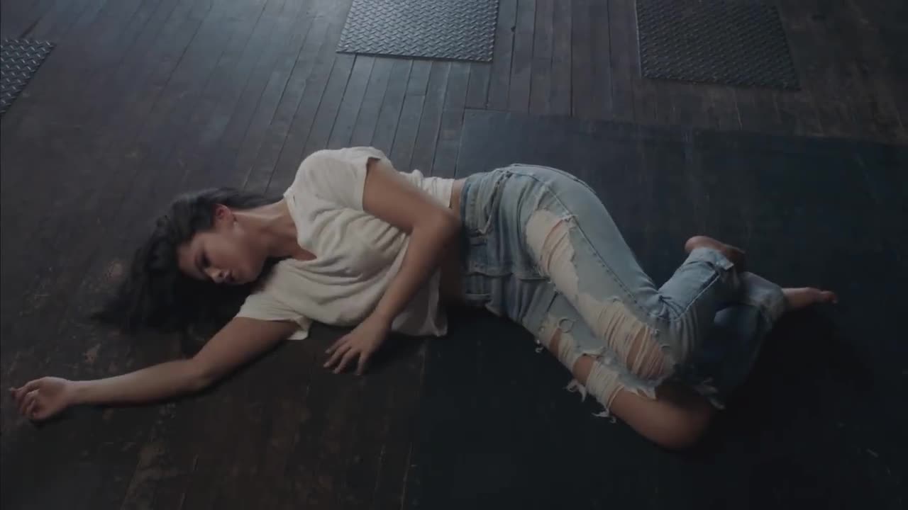 Selena Gomez - Good for You (music video)
