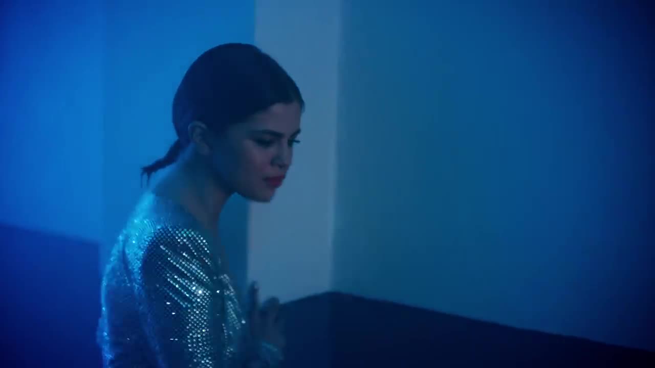 Selena Gomez - Wolves
