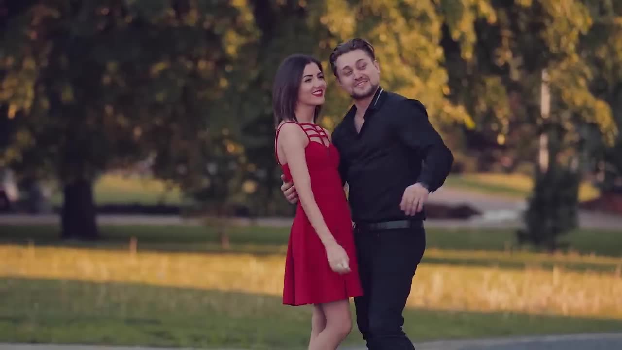 Shakhov - Он тебя целует