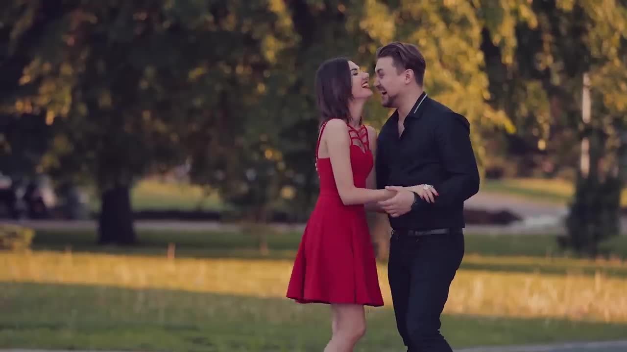 Shakhov - Он тебя целует