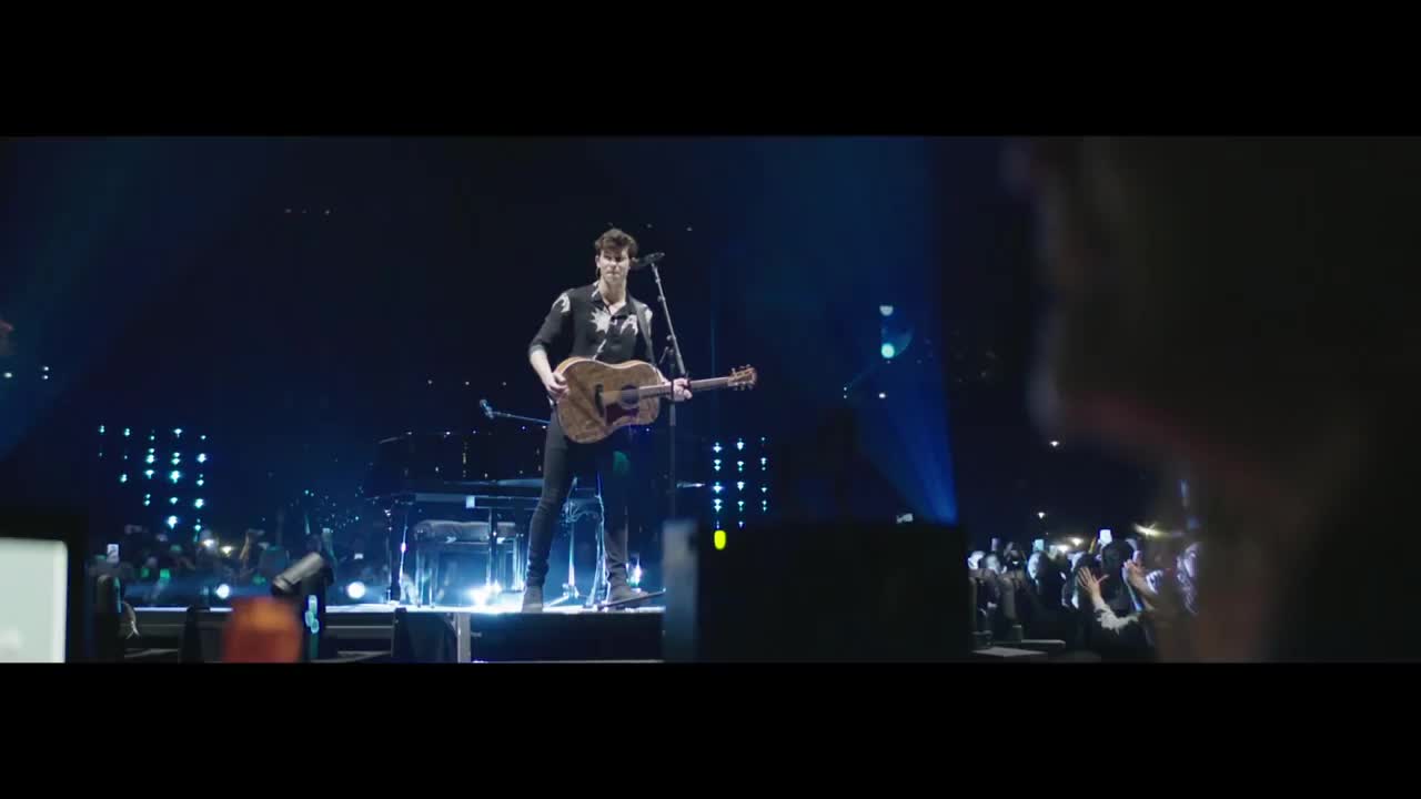 Shawn Mendes - There’s Nothing Holdin’ Me Back