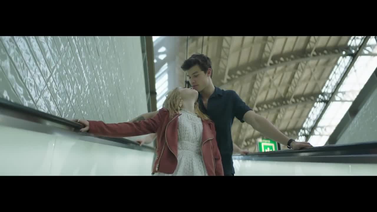 Shawn Mendes - There’s Nothing Holdin’ Me Back