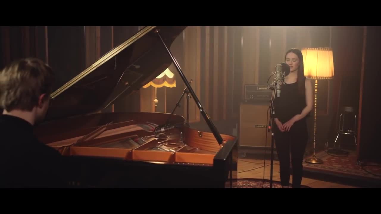 Sigrid - Dynamite (acoustic)