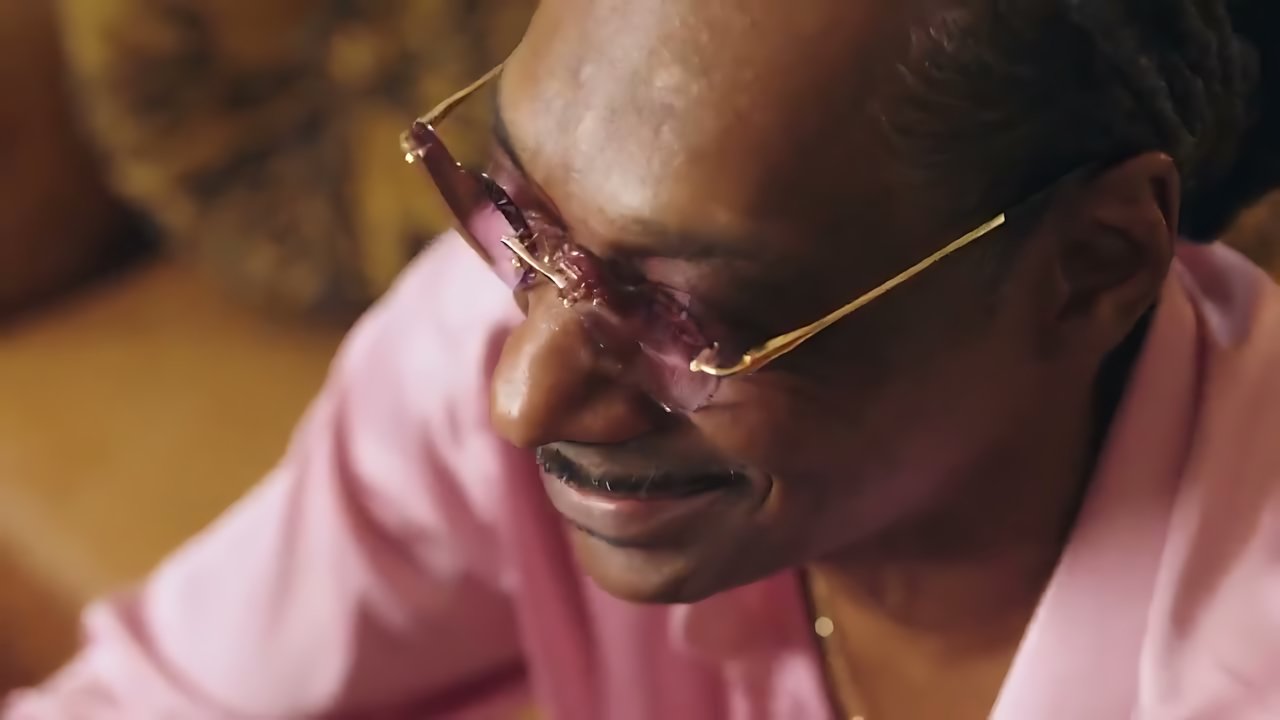 Snoop Dogg - Please Take a Step Back