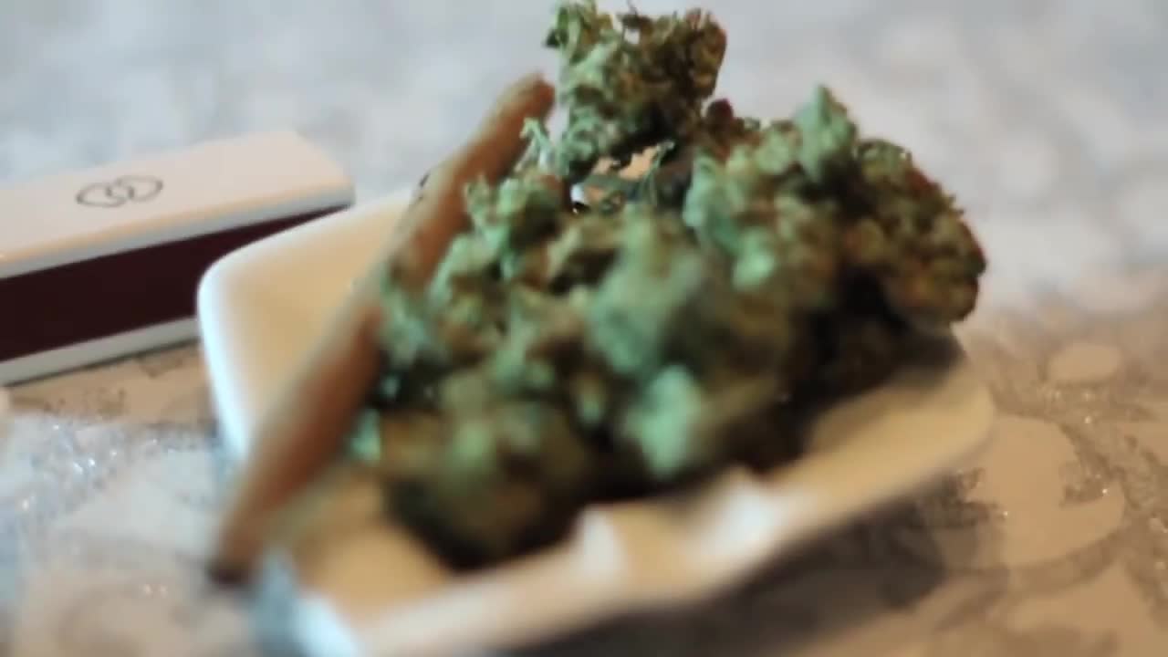 Snoop Dogg - Stoner's Anthem