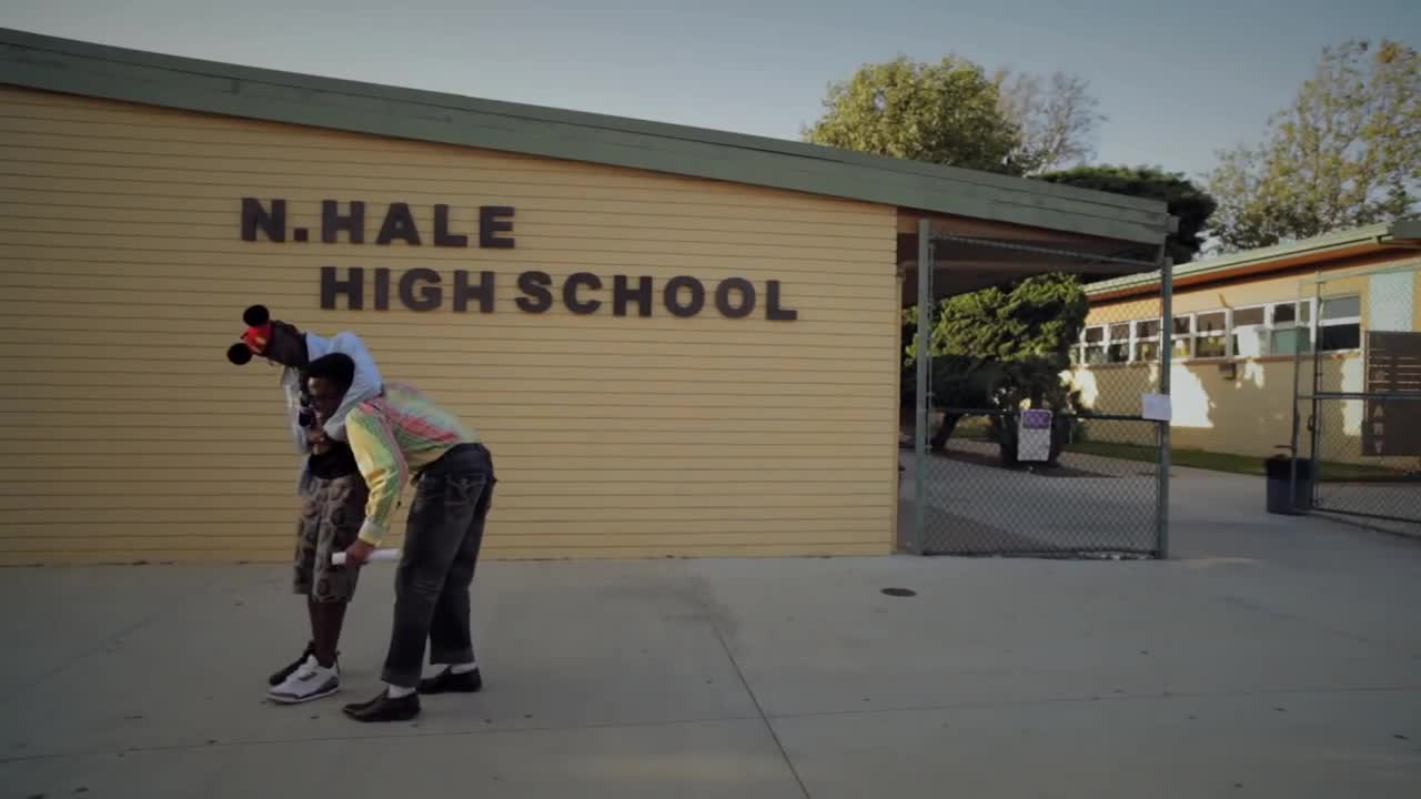 Snoop Dogg - Young, Wild & Free