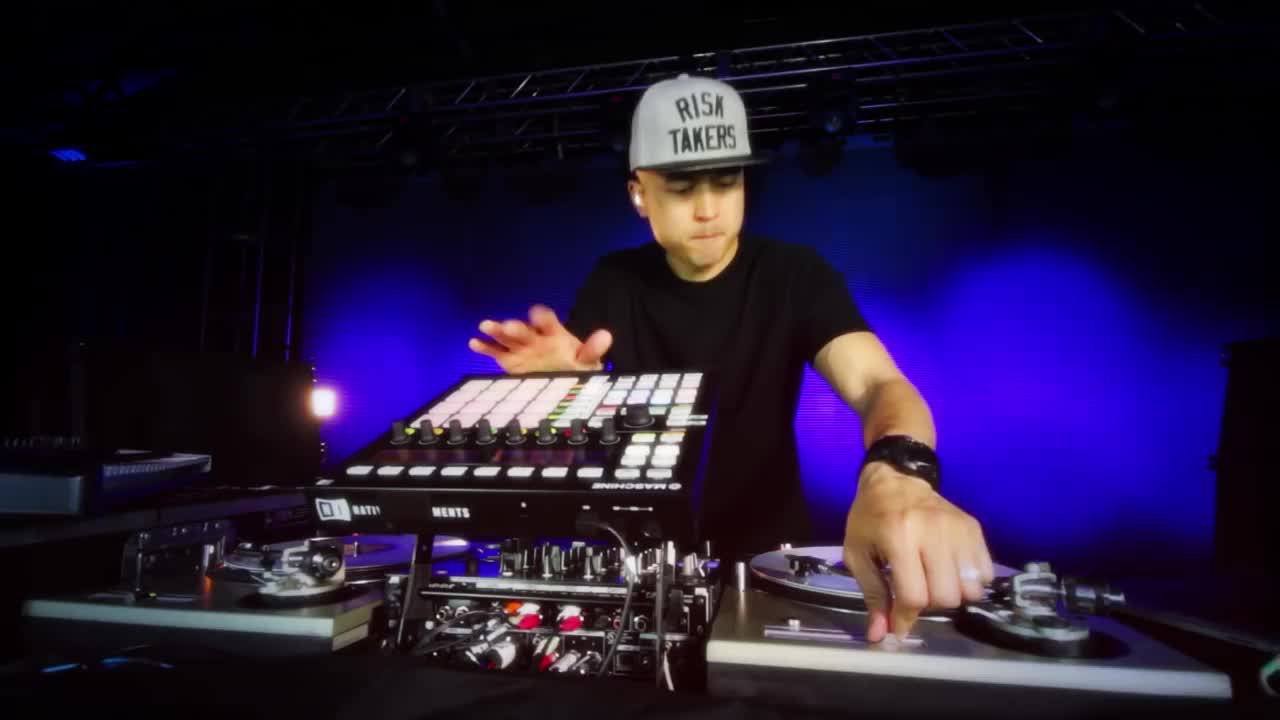 Steve Aoki - Boneless