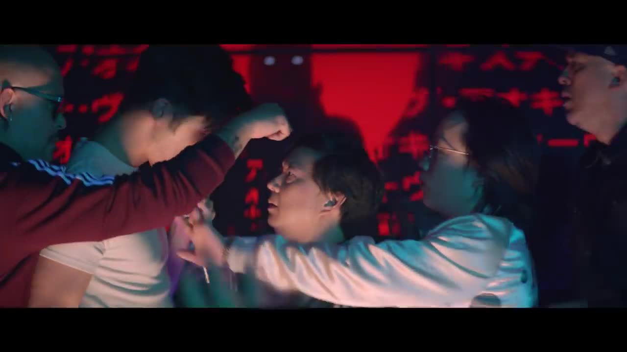 Steve Aoki - Waste It on Me
