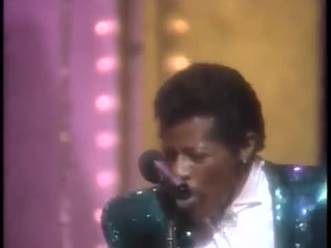 The Temptations - Treat Her Like a Lady