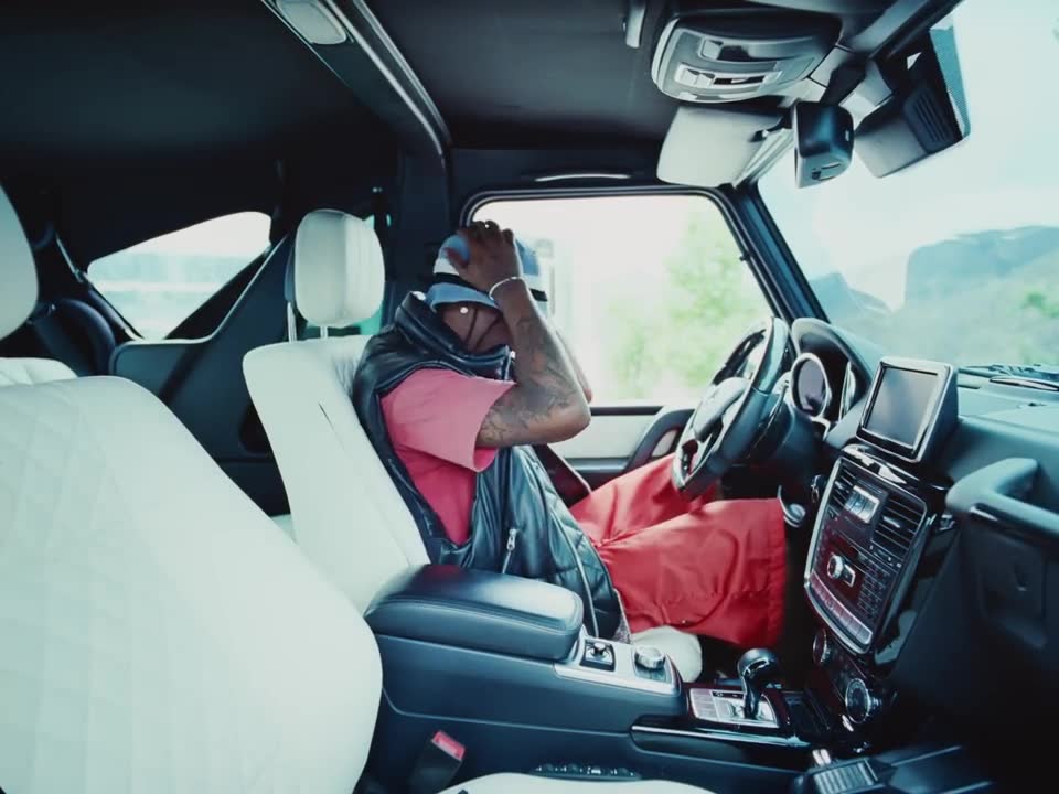 Travis Scott - ESCAPE PLAN