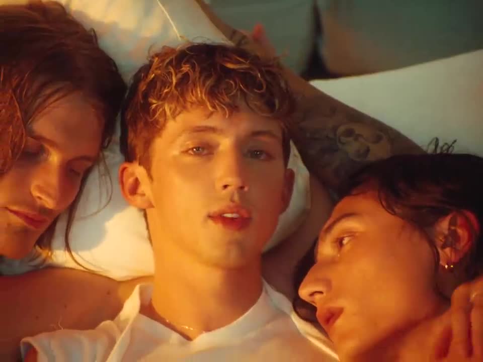 Troye Sivan - Angel Baby