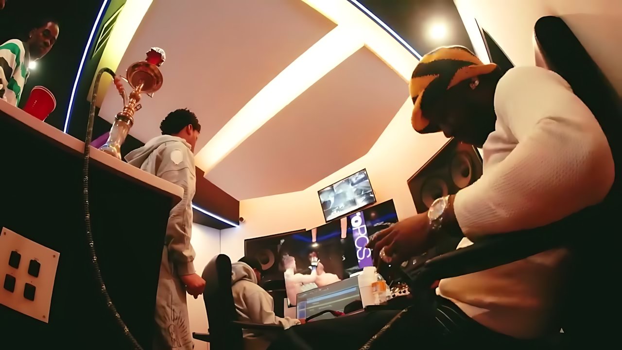 Veeze - Wrong Place, Wrong Time