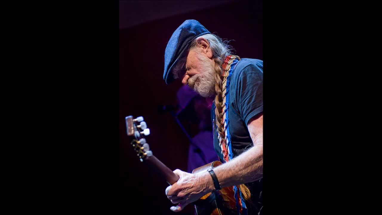 Willie Nelson - Last Thing I Needed First Thing This Morning