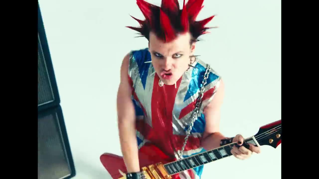 YUNGBLUD - Strawberry Lipstick