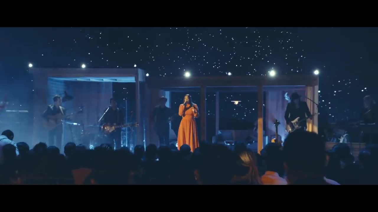 Yuridia - Amigos no por favor