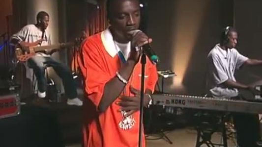 Akon - Lonely