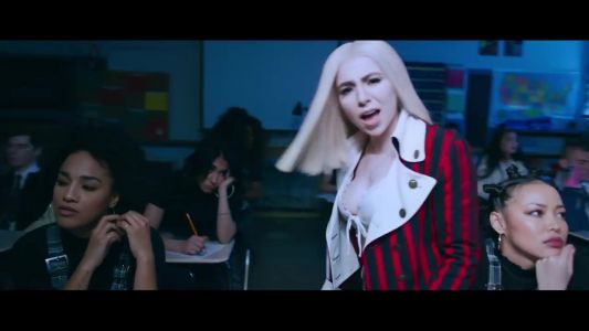 Ava Max - So Am I