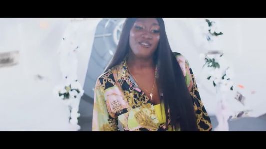 Aya Nakamura - La Dot