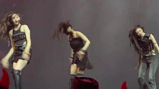 BABYMONSTER - 2NE1 MASHUP