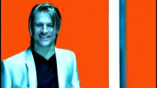 Bryan Adams - The Only Thing That Looks Good on Me Is You