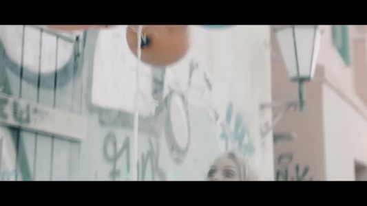 Burak Yeter - Happy