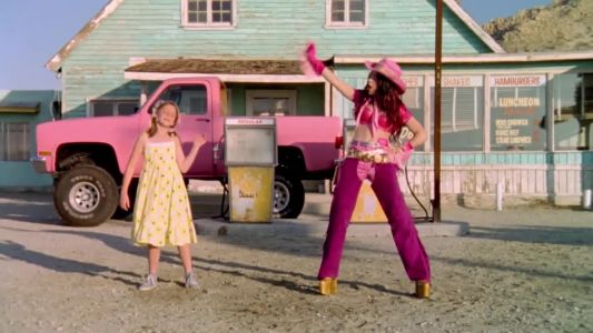 Charli XCX - Doing It