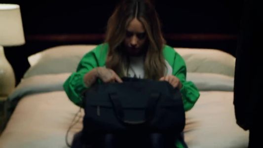 Demi Lovato - Dancing With the Devil