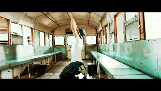 Enrique Iglesias - Súbeme la radio (remix)