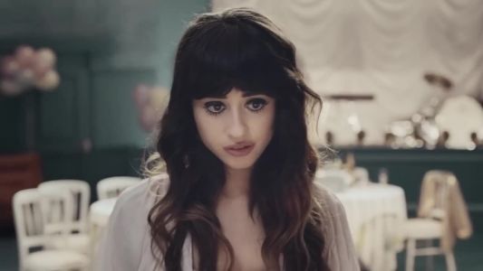 Foxes - Holding Onto Heaven