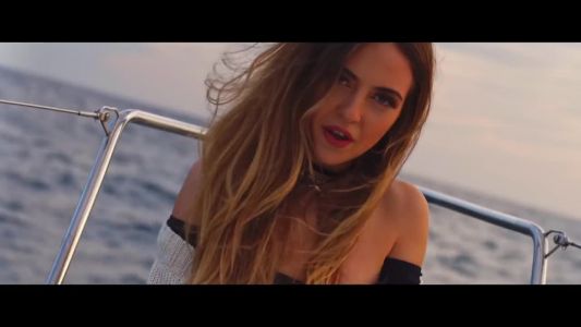 Fred De Palma - D'Estate non vale (feat. Ana Mena)