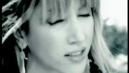 Hande Yener - Acı Veriyor