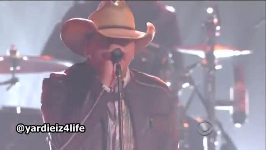 Jason Aldean - Dirt Road Anthem