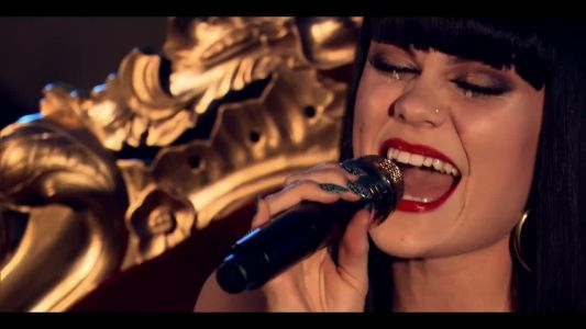 Jessie J - Domino