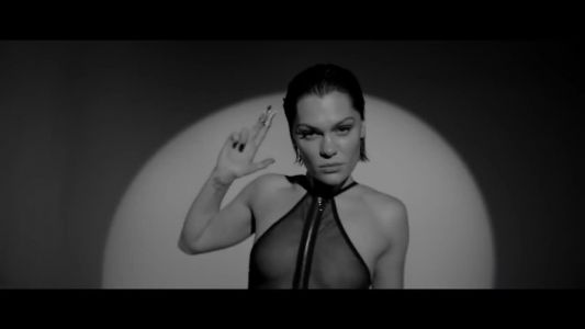 Jessie J - Think About That
