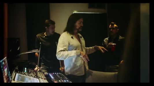 Juanes - Más futuro que pasado