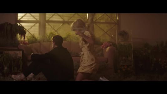 Julia Michaels - What A Time