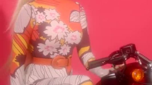 Katy Perry - Harleys In Hawaii