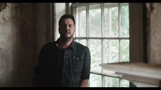 Luke Bryan - Build Me a Daddy