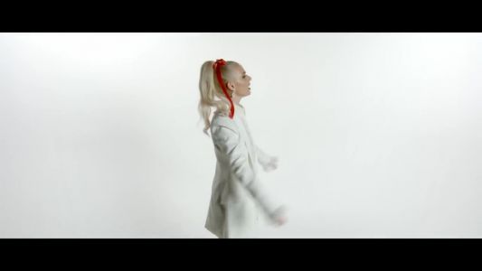 Madilyn Bailey - Red Ribbon