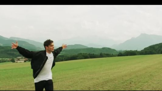 Martin Garrix - Pizza