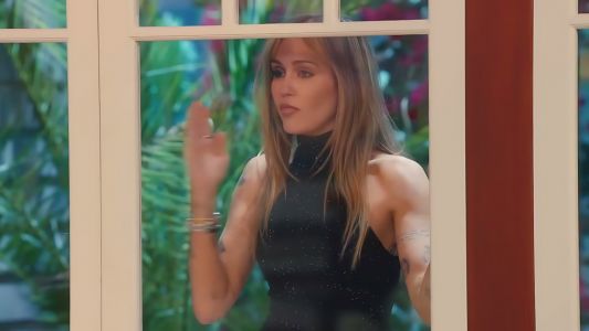 Miley Cyrus - Younger You