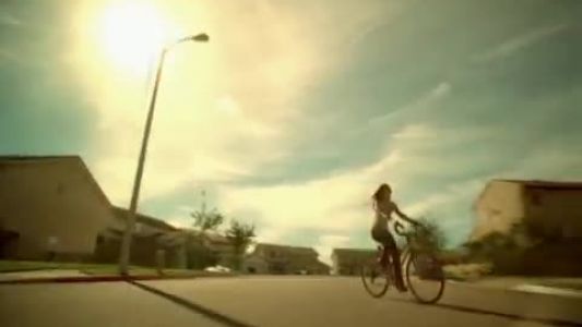 Natalie Imbruglia - Wrong Impression