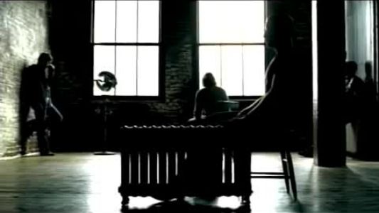 Nickelback - Savin’ Me