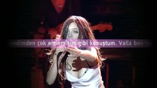 Nil Karaibrahimgil - Bütün Kızlar Toplandık