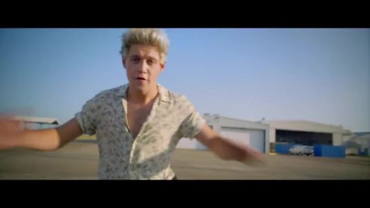 One Direction - Drag Me Down