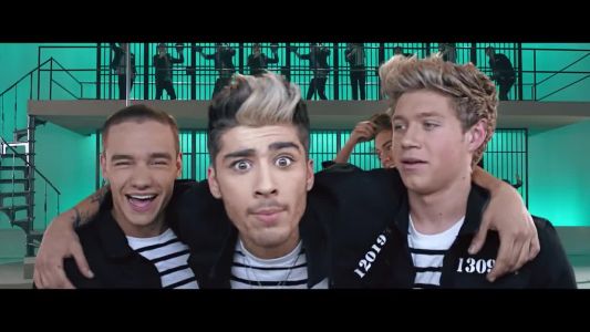 One Direction - Kiss You