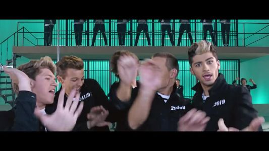 One Direction - Kiss You