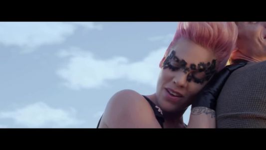 P!nk - Blow Me (One Last Kiss)