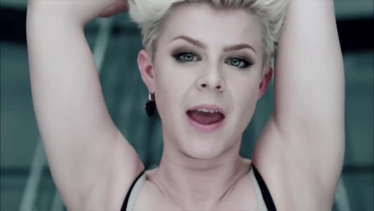 Robyn - Dancing on My Own