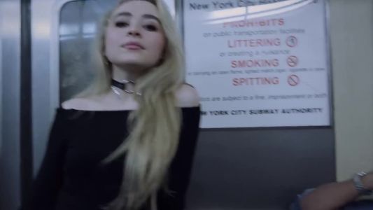 Sabrina Carpenter - Thumbs